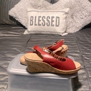 Cleaning up my closet and not fit them in my closet.